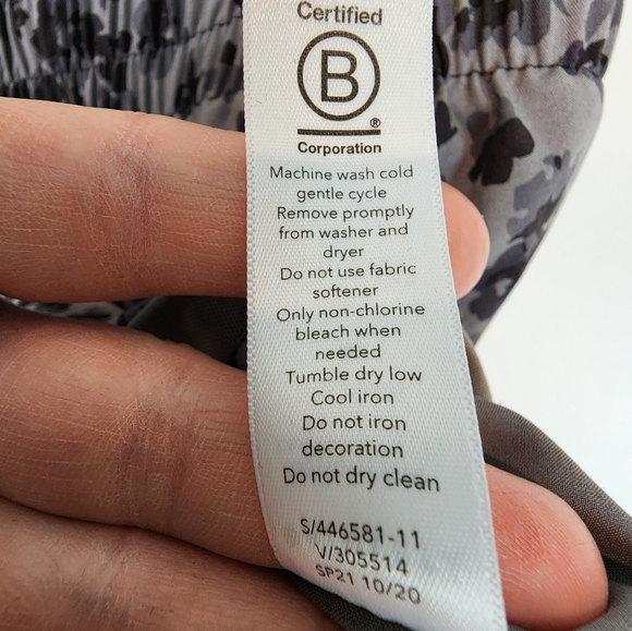 Athleta Mesh Racer Racer Run Shorts 4" Leopard Print Grey Lined Running Shorts M - Picture 8 of 11